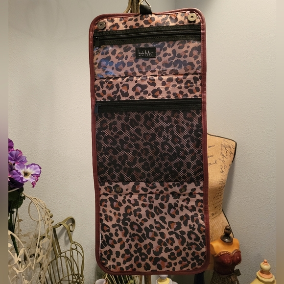 Nicole Miller folding cosmetic bag - Picture 4 of 4